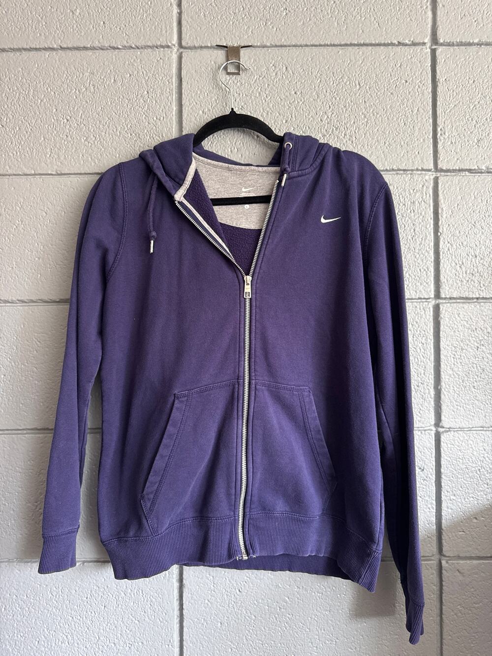 Vintage Women's Y2K Oversized Full Zip Double Lined Nike Hoodie size L in Navy
